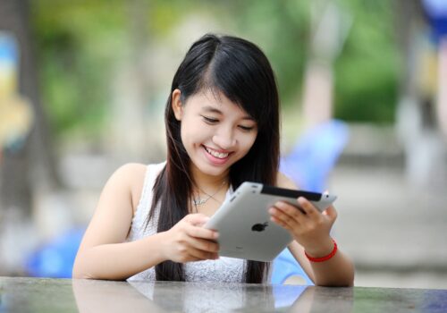 Free 1:1 counselling support from students